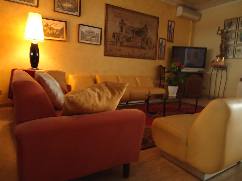 Hotel Ristorante Mommo Polistena Bagian luar foto