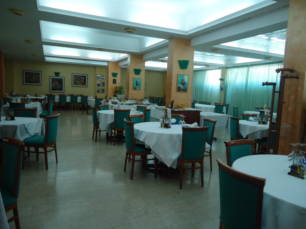 Hotel Ristorante Mommo Polistena Bagian luar foto