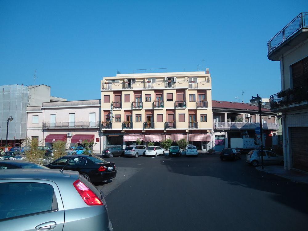 Hotel Ristorante Mommo Polistena Bagian luar foto
