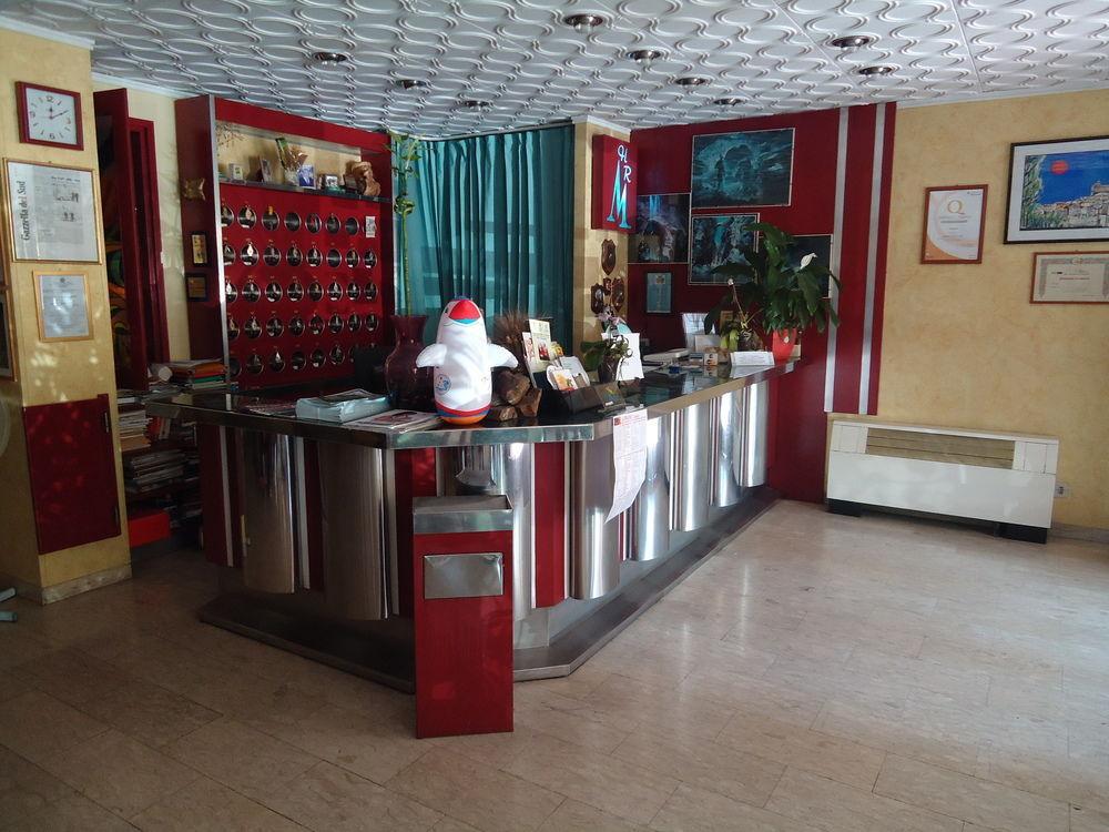 Hotel Ristorante Mommo Polistena Bagian luar foto