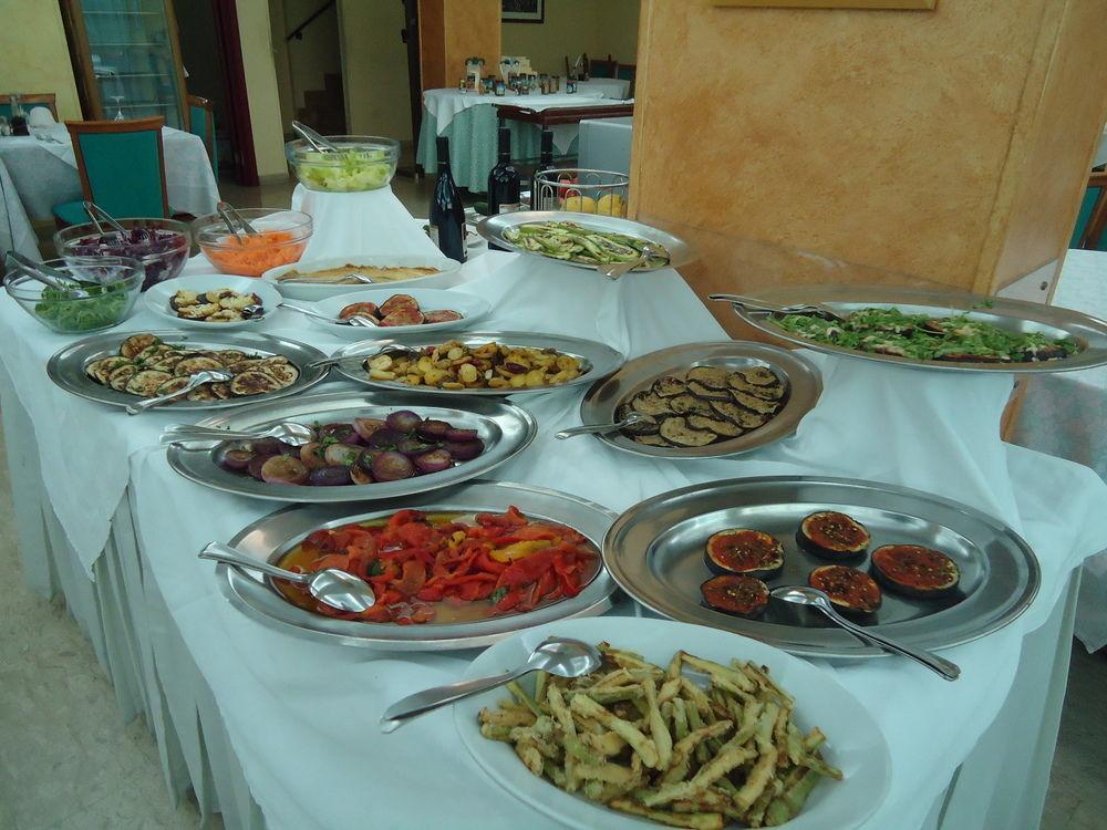 Hotel Ristorante Mommo Polistena Bagian luar foto